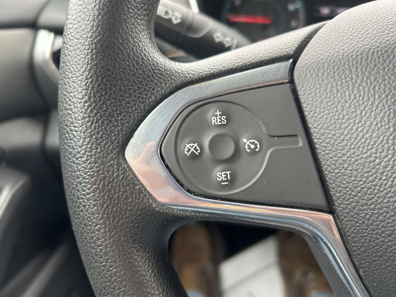 Used 2018 Chevrolet Traverse LS AWD/4WD image 19
