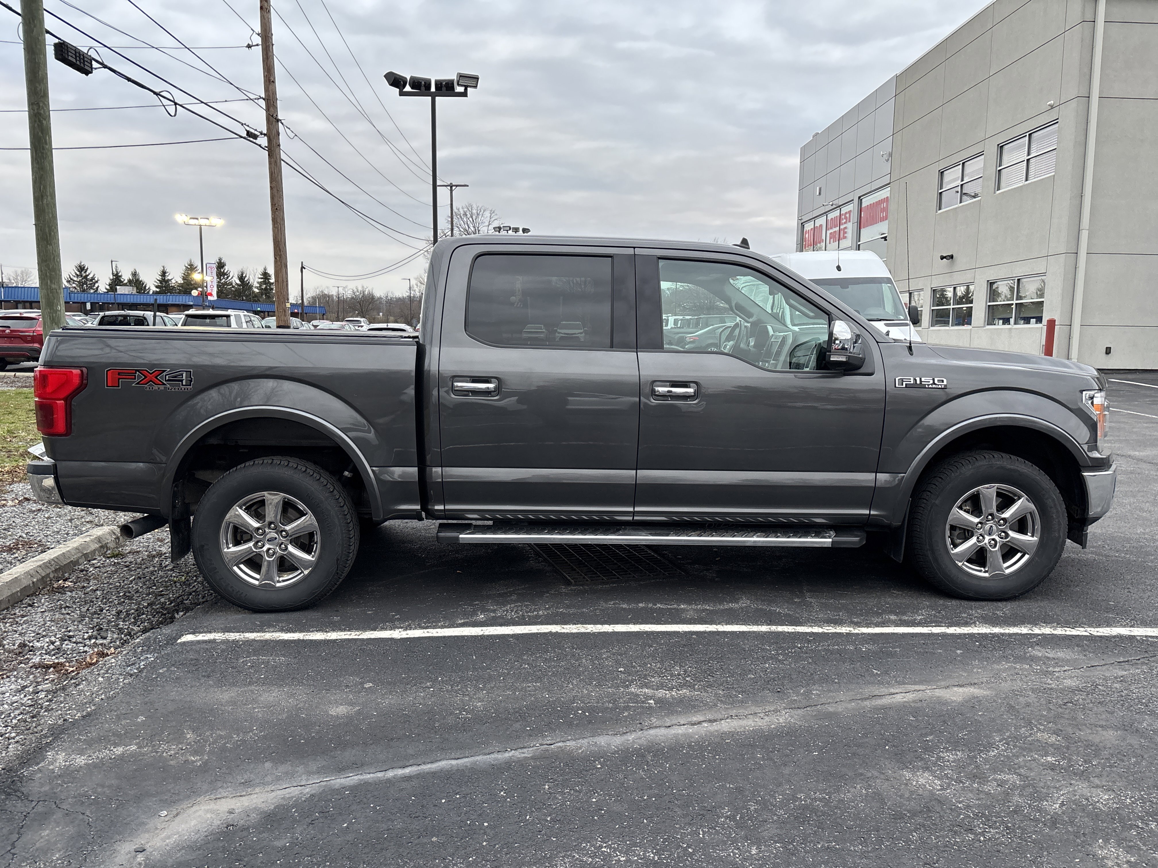 Used 2019 Ford F150 Lariat image 2