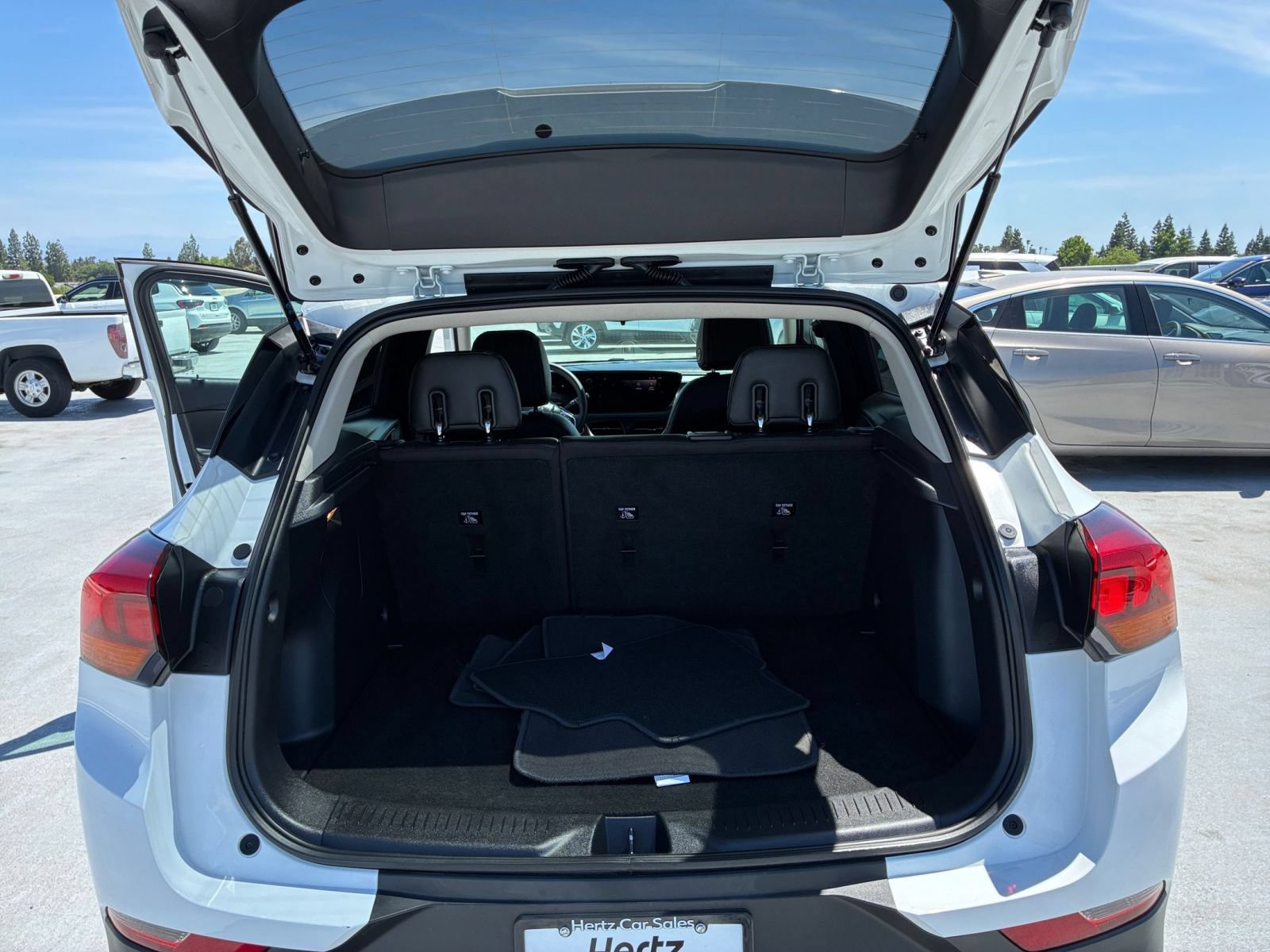 Used 2025 Buick Encore GX Preferred AWD/4WD image 30