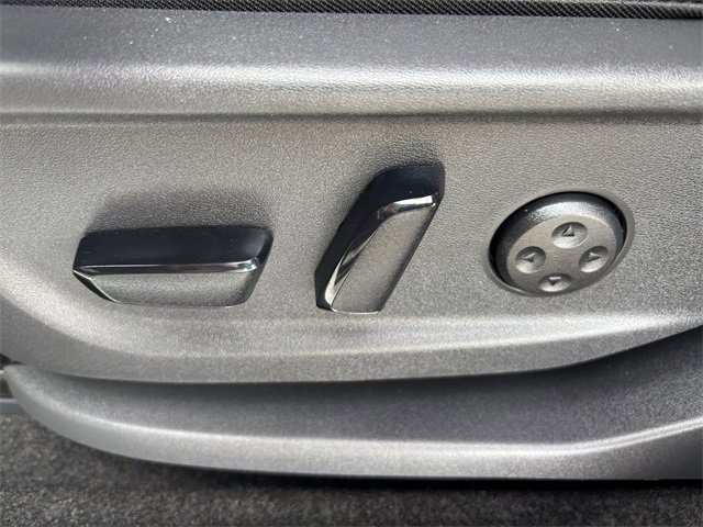 Used 2025 Nissan Ariya FWD image 16