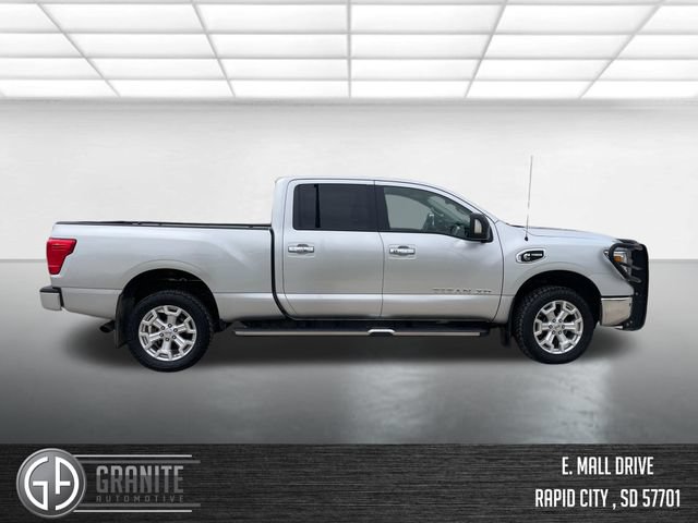Used 2019 Nissan Titan SV w/ SV Convenience Package AWD/4WD image 7