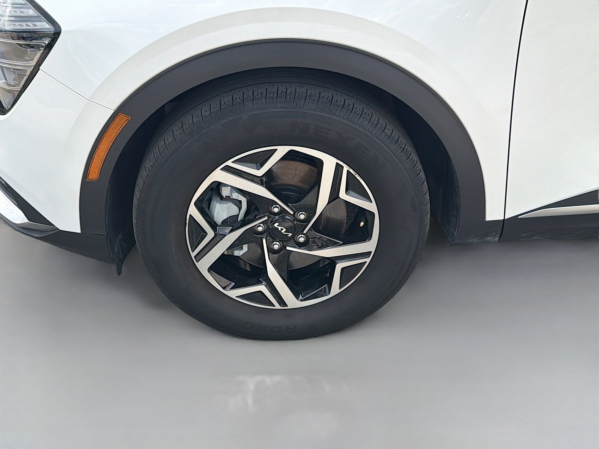 Used 2024 Kia Sportage LX image 38