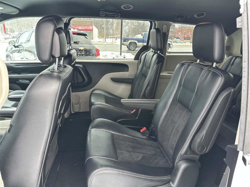 Used 2018 Dodge Grand Caravan SXT image 10