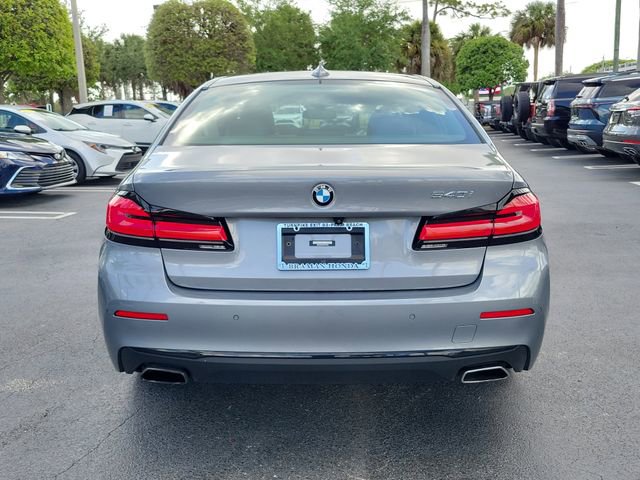 Used 2023 BMW 540i w/ Premium Package image 5
