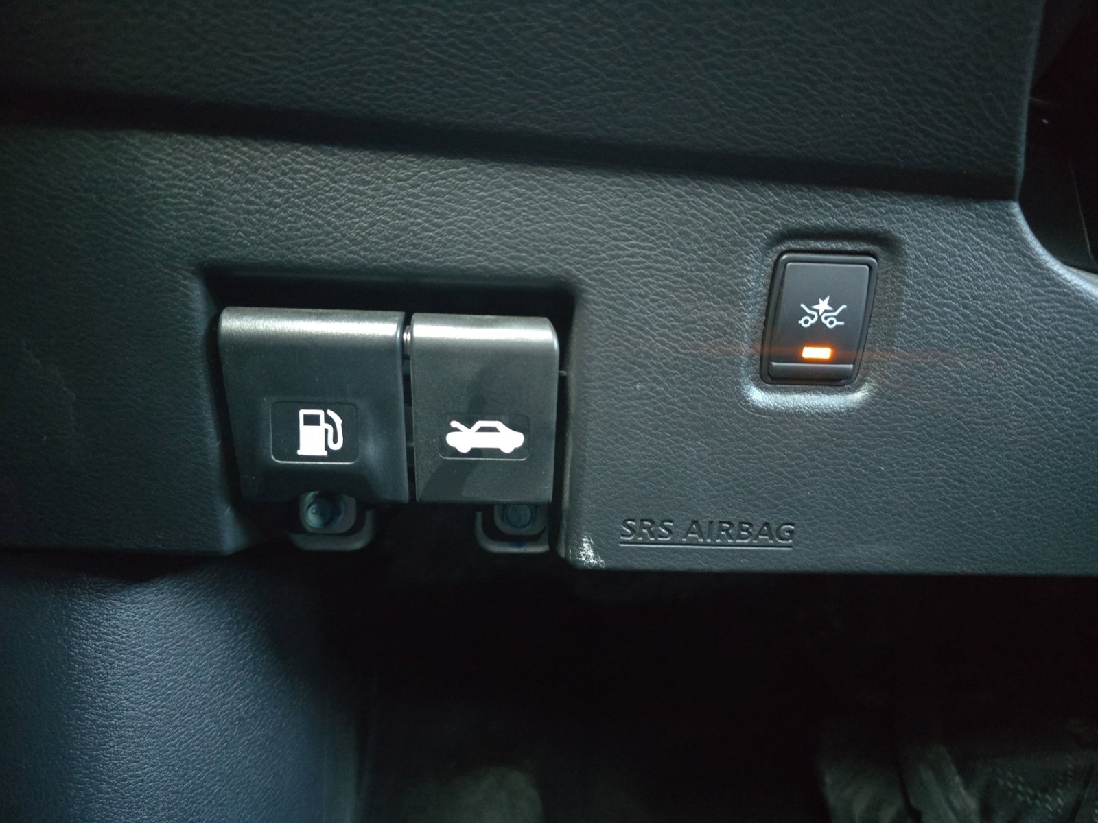 Used 2019 Nissan Kicks S image 27