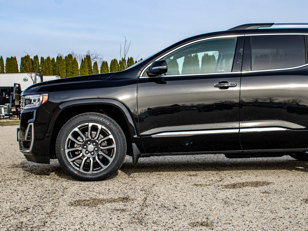 Used 2020 GMC Acadia Denali w/ Denali Ultimate Package AWD/4WD image 42