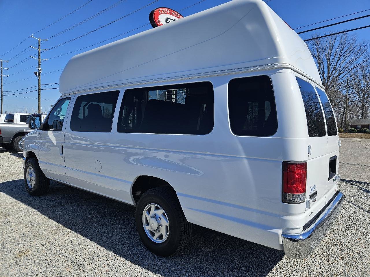 Used 2014 Ford E-350 and Econoline 350 Extended Super Duty w/ Power Group RWD image 5