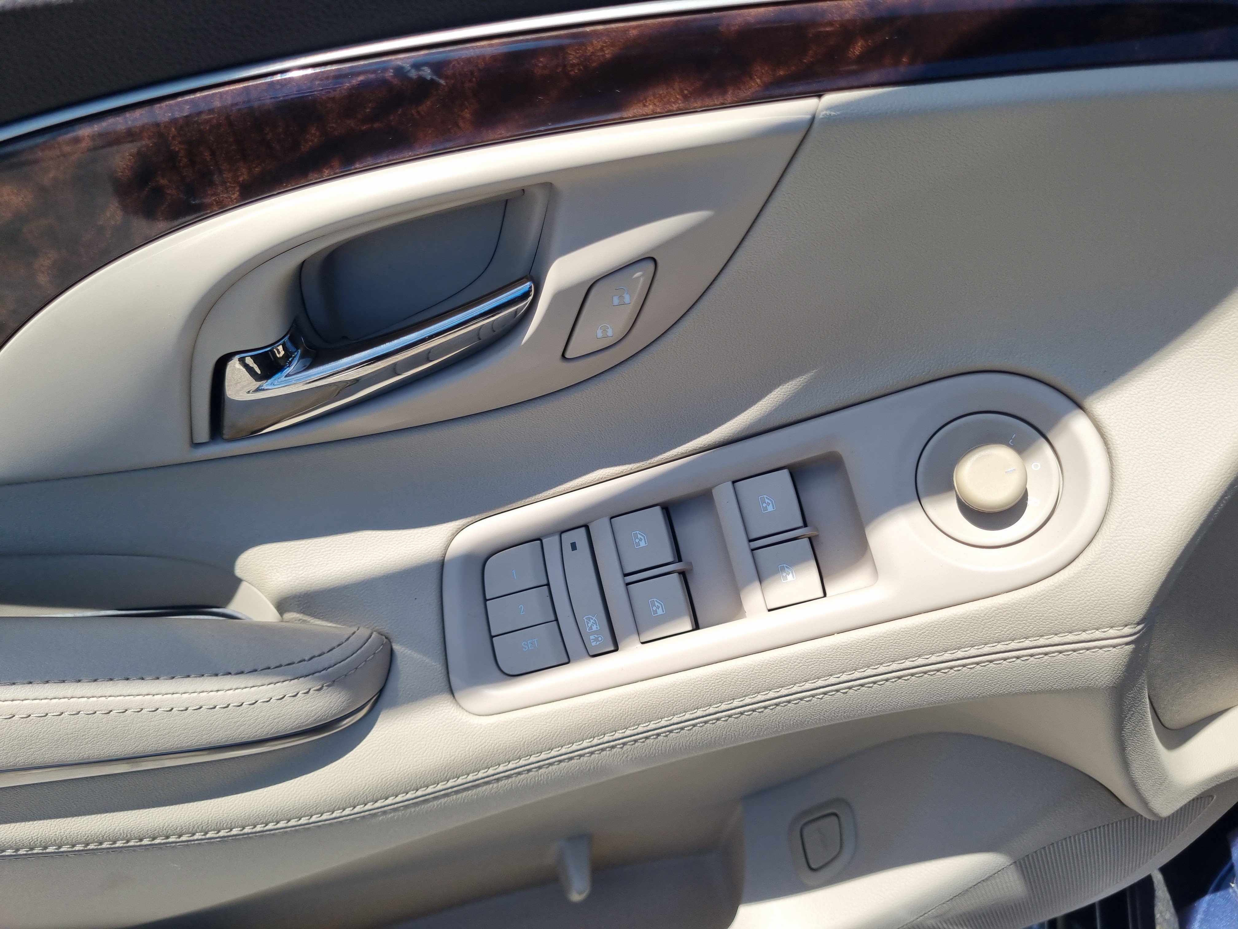 Used 2014 Buick LaCrosse Leather FWD image 24