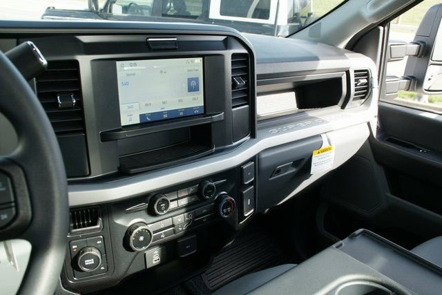New 2026 Ford F250 XL w/ F-250 >10K GVWR Package image 22