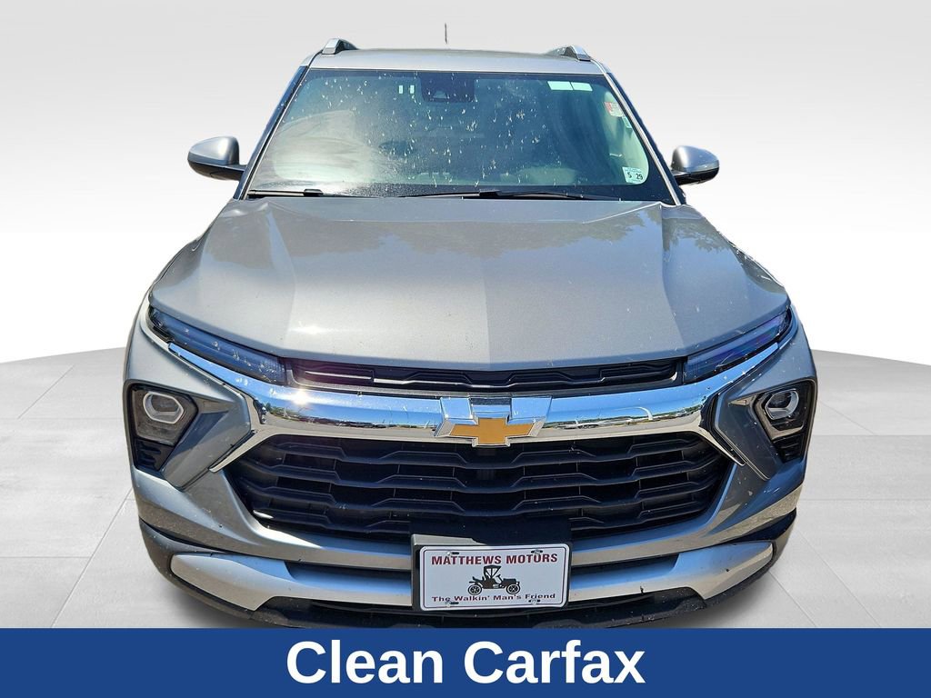 Used 2025 Chevrolet TrailBlazer LT AWD/4WD image 2