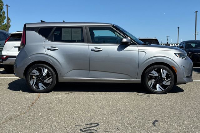 Certified 2025 Kia Soul GT-Line w/ GT-Line Technology Package FWD image 3