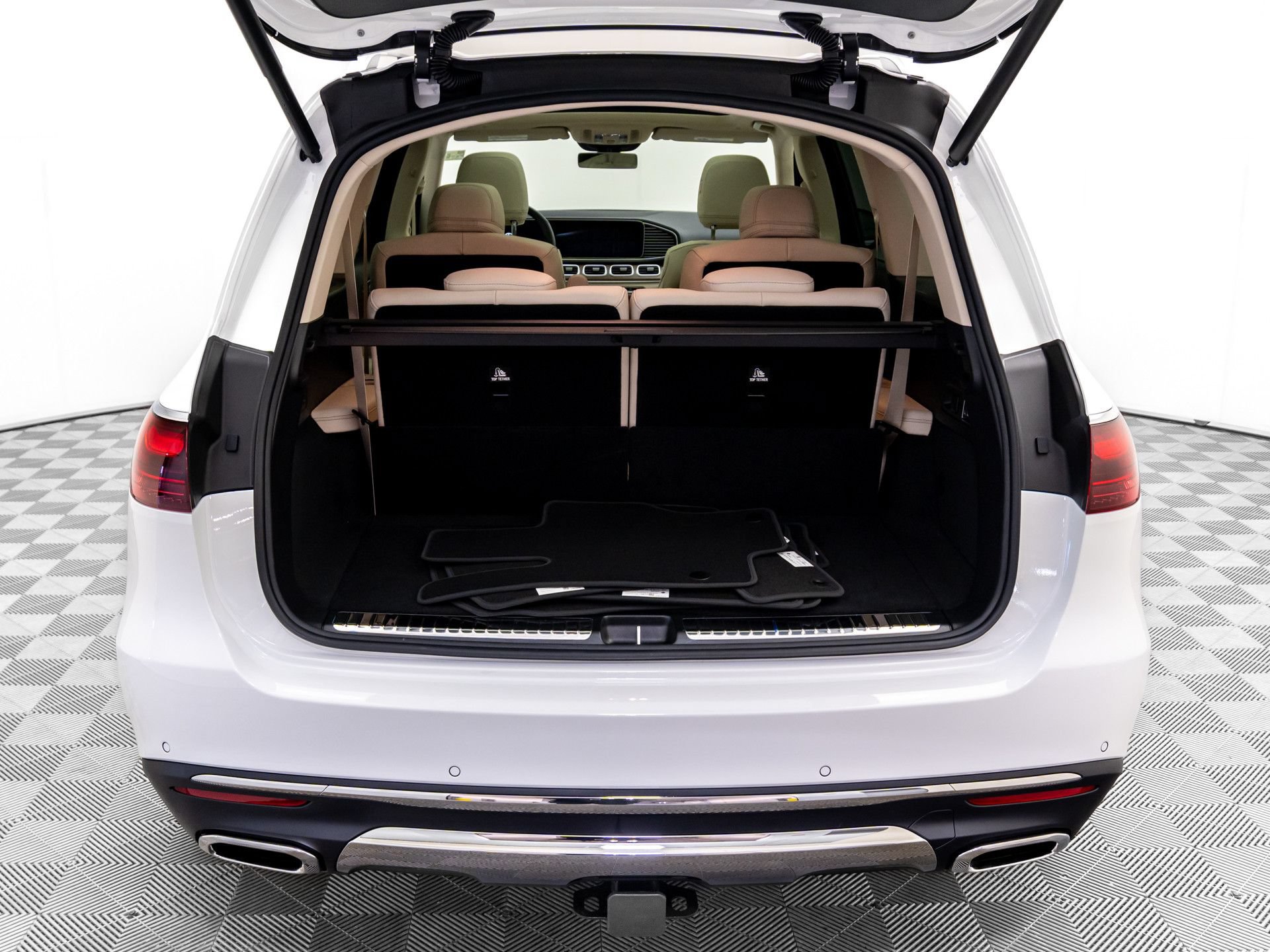 New 2026 Mercedes-Benz GLS 450 4MATIC image 33