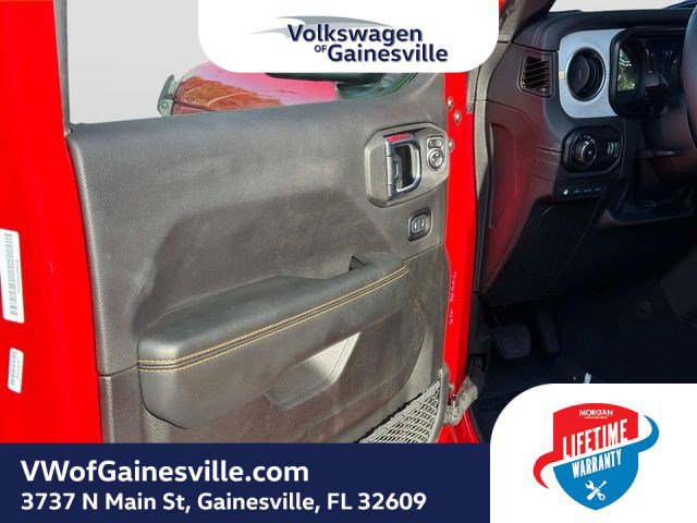 Used 2025 Jeep Wrangler Unlimited Sahara AWD/4WD image 15