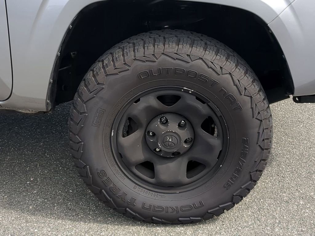 Used 2021 Toyota Tacoma SR w/ SR Convenience Package RWD image 11