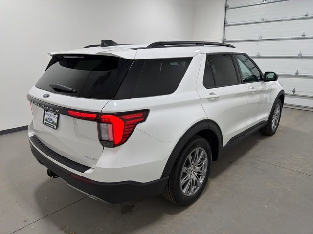 New 2026 Ford Explorer Active w/ Active Comfort Package image 4