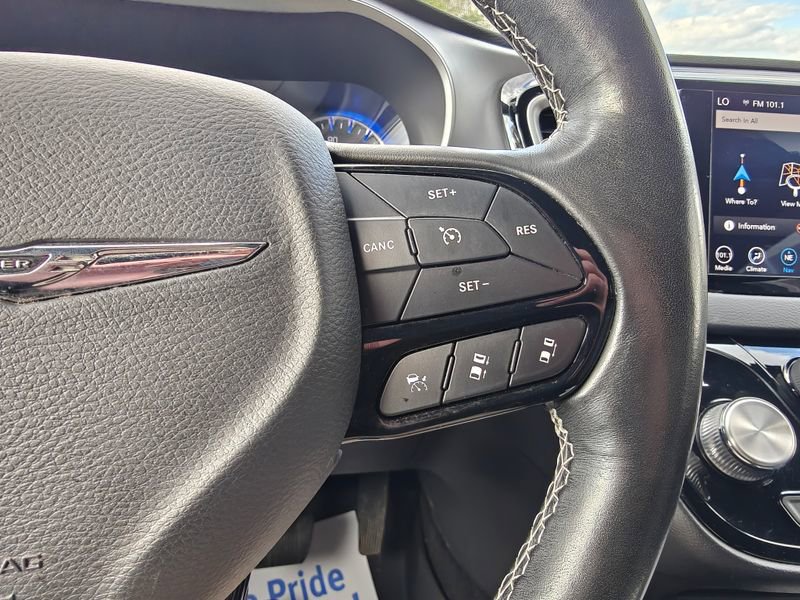 Used 2020 Chrysler Pacifica Touring-L Plus FWD image 28