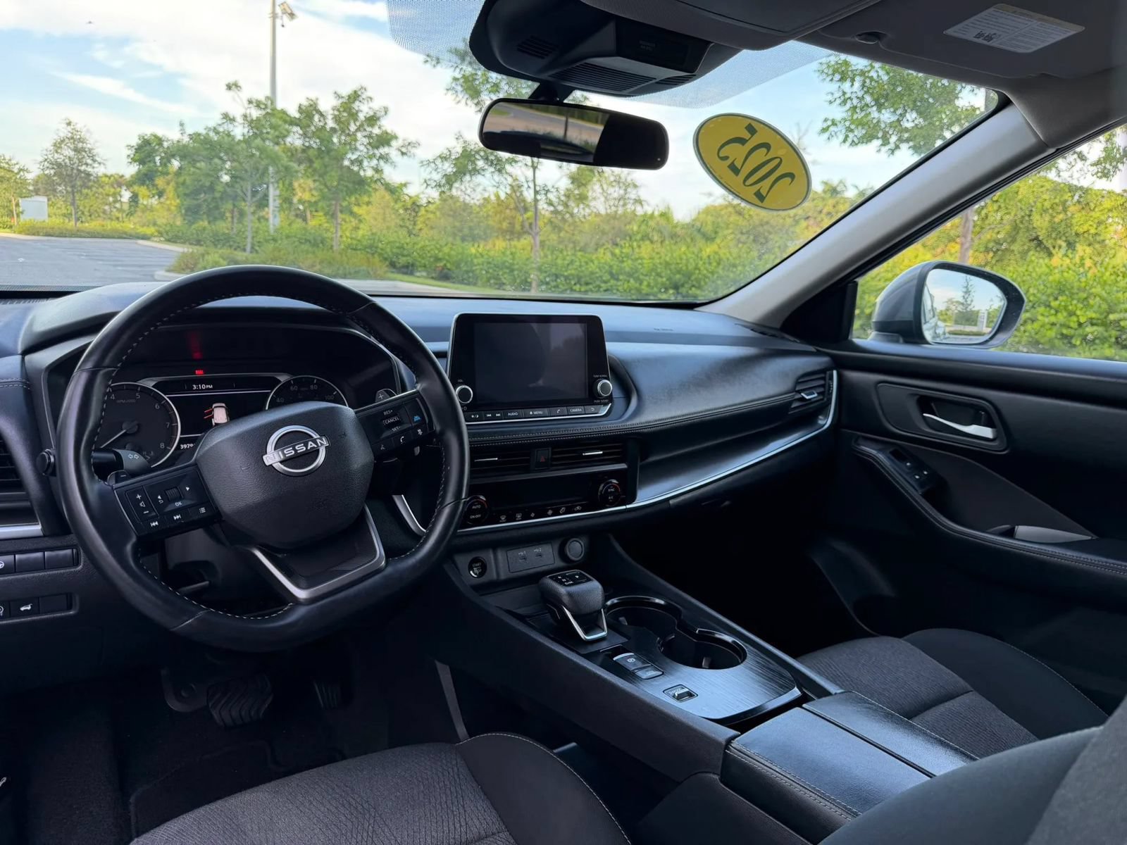 Used 2025 Nissan Rogue SV FWD image 42