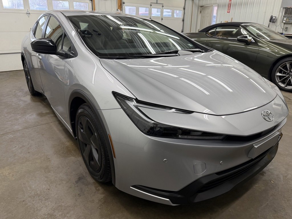 Used 2023 Toyota Prius LE image 7