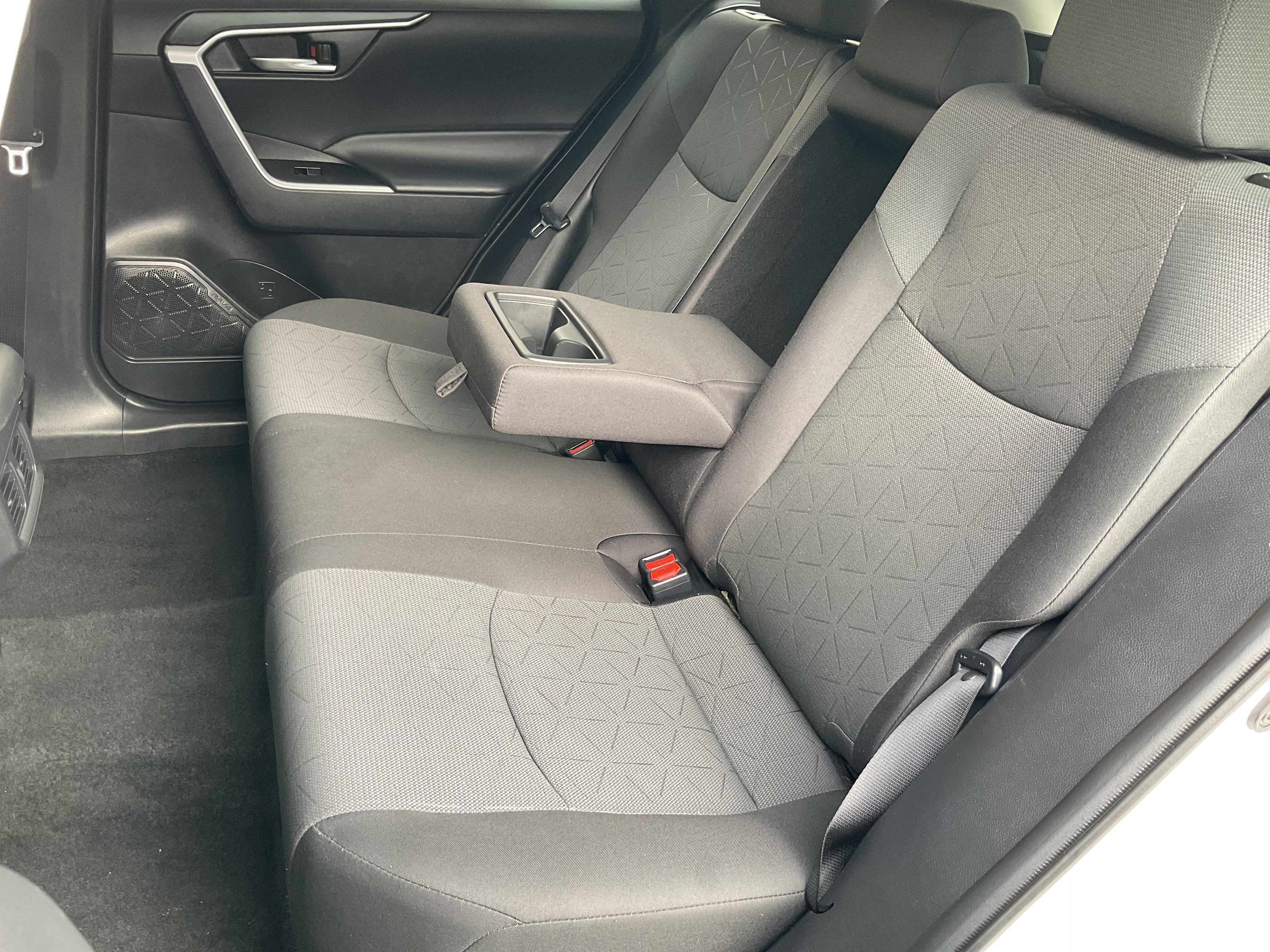 Used 2021 Toyota RAV4 XLE w/ XLE Grade Weather Package AWD/4WD image 36