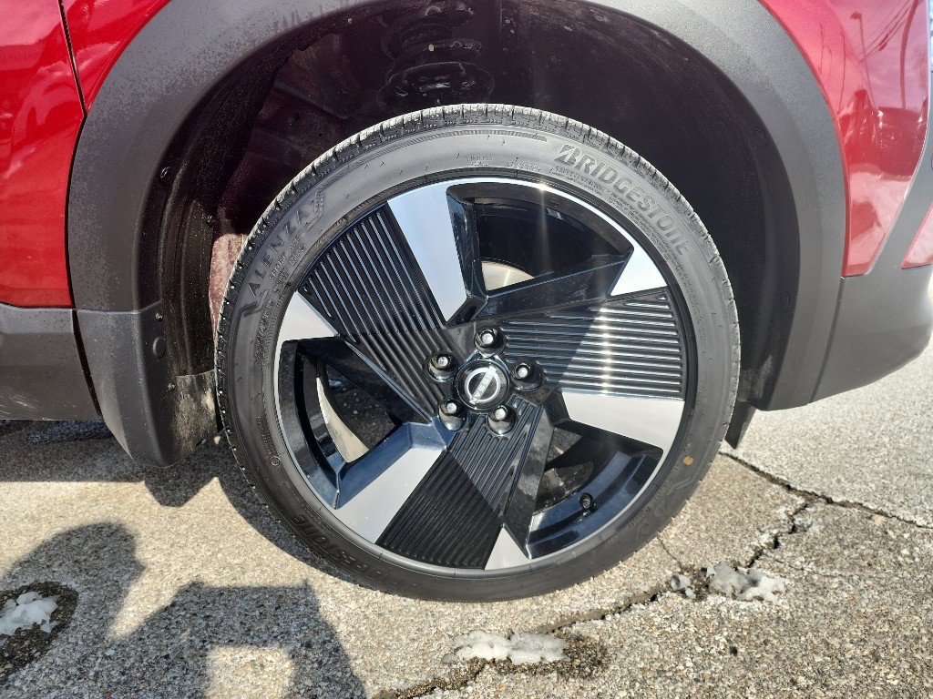 Used 2026 Nissan Kicks SR w/ Cold Weather Package image 10