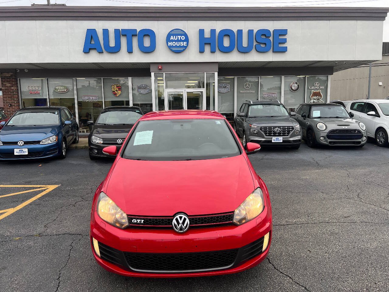 Used 2012 Volkswagen Golf 2-Door FWD image 2