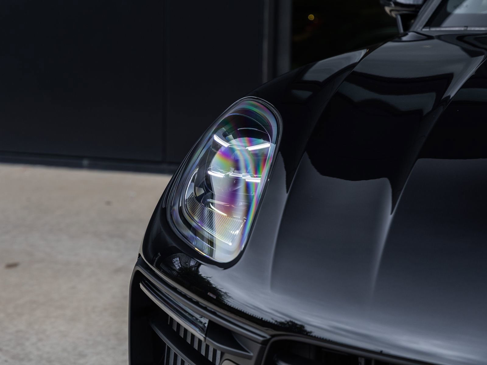 Certified 2022 Porsche Macan S image 17