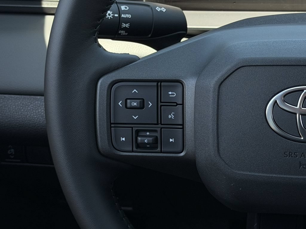 Used 2026 Toyota RAV4 SE FWD image 15