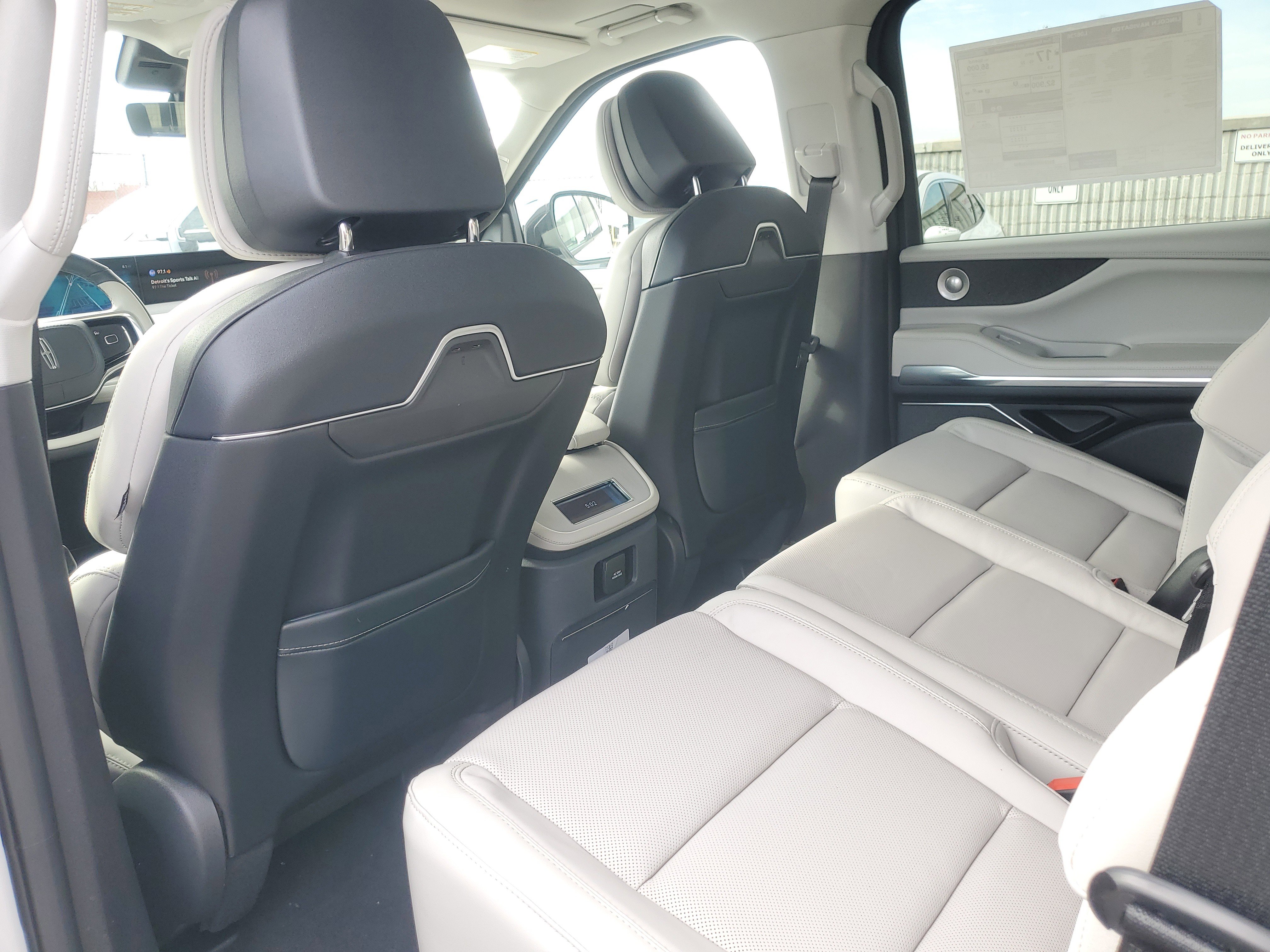 New 2026 Lincoln Navigator Reserve image 24