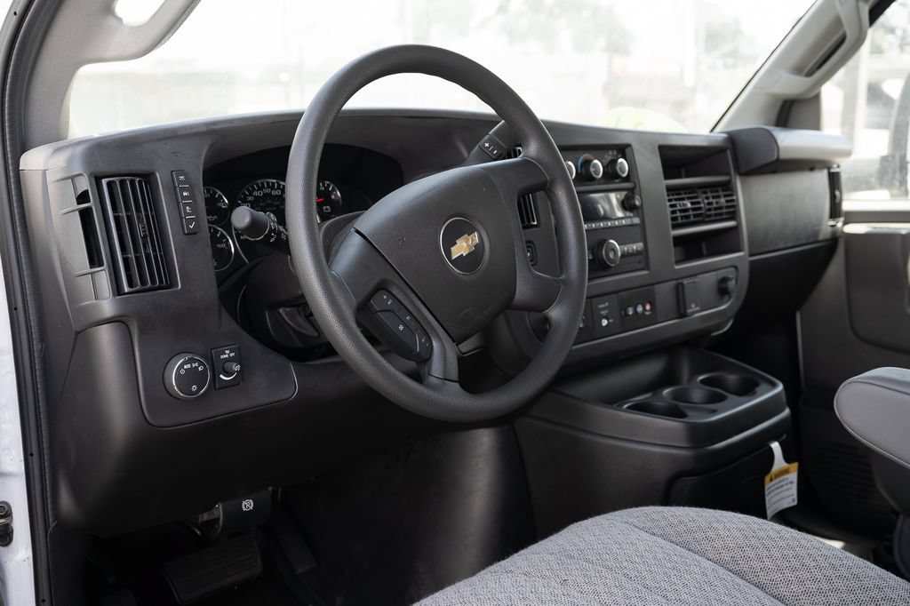 Used 2024 Chevrolet Express 3500 w/ Power Convenience Package RWD image 9