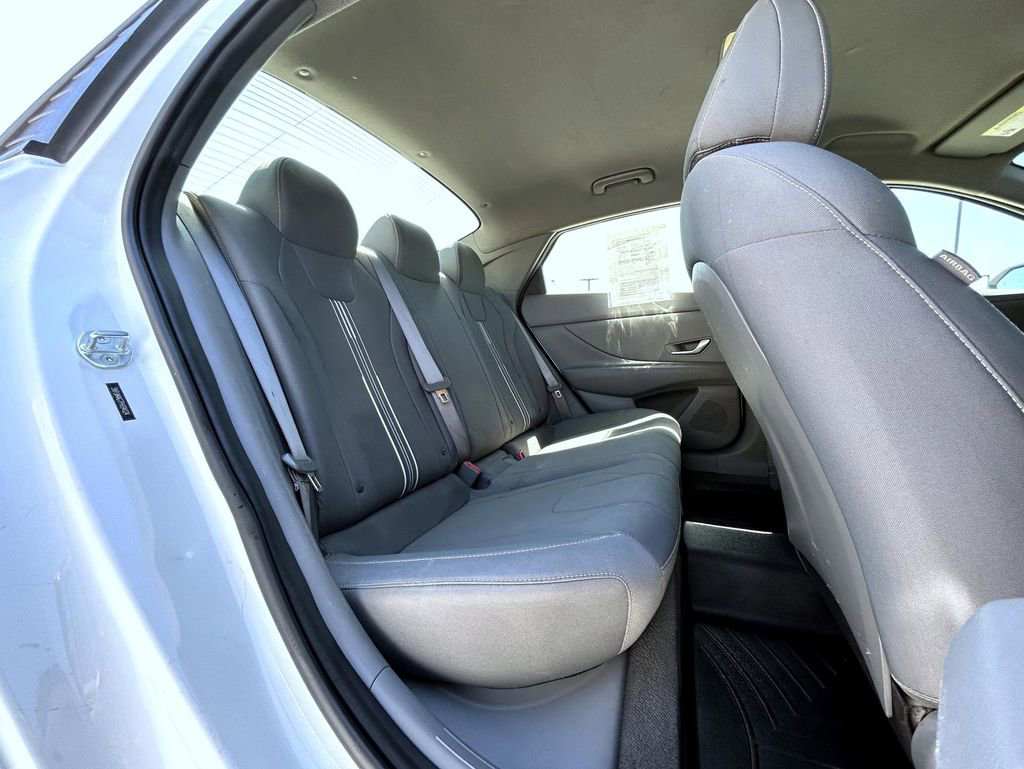 Used 2023 Hyundai Elantra SEL FWD image 19