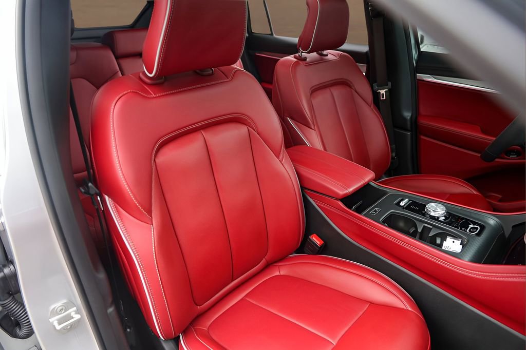 Used 2025 Jeep Wagoneer S Launch Edition image 30