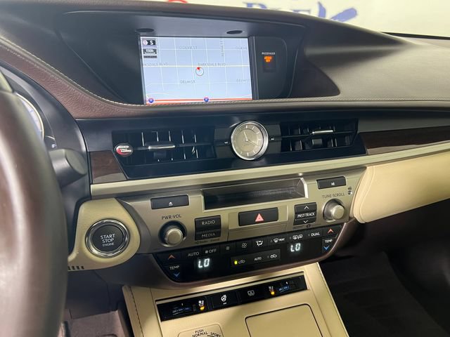Used 2017 Lexus ES 350 w/ Luxury Package FWD image 19