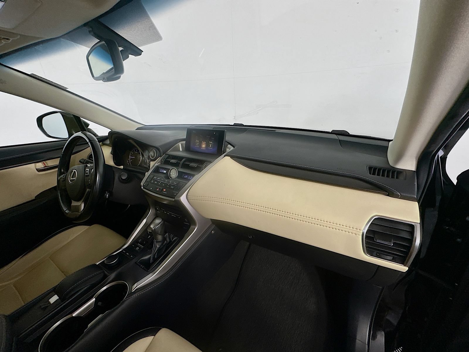Used 2016 Lexus NX 200t FWD image 27