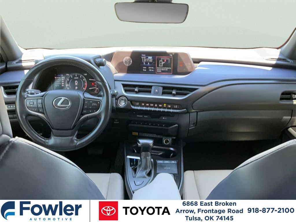 Used 2022 Lexus UX 200 w/ Premium Package FWD image 10