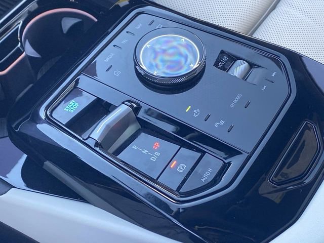 Certified 2025 BMW i5 eDrive40i w/ Premium Package image 30