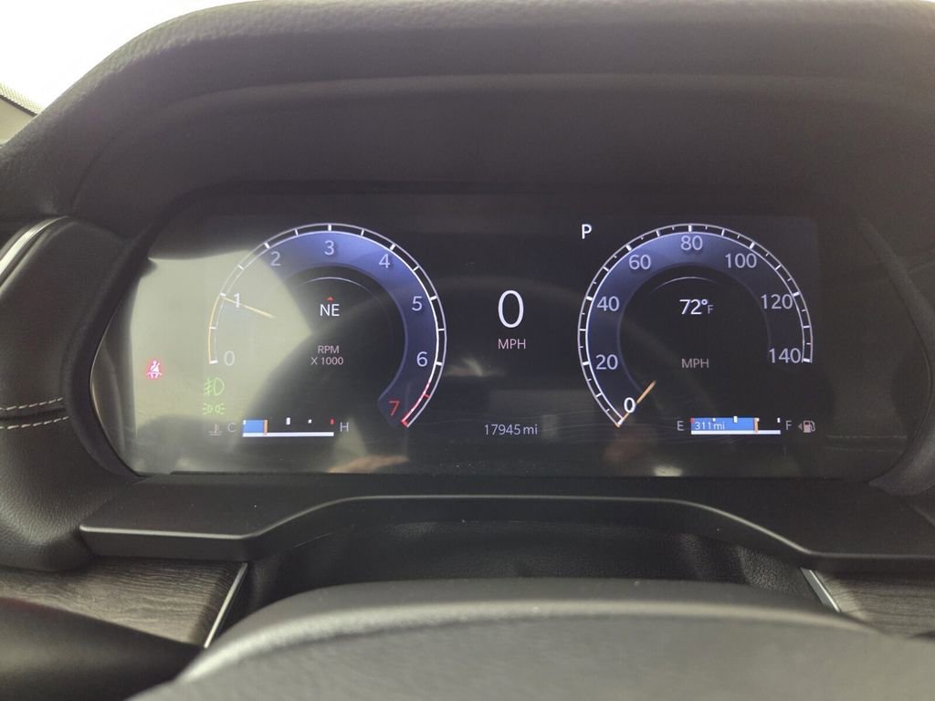 Certified 2025 Jeep Grand Cherokee L Limited AWD/4WD image 17