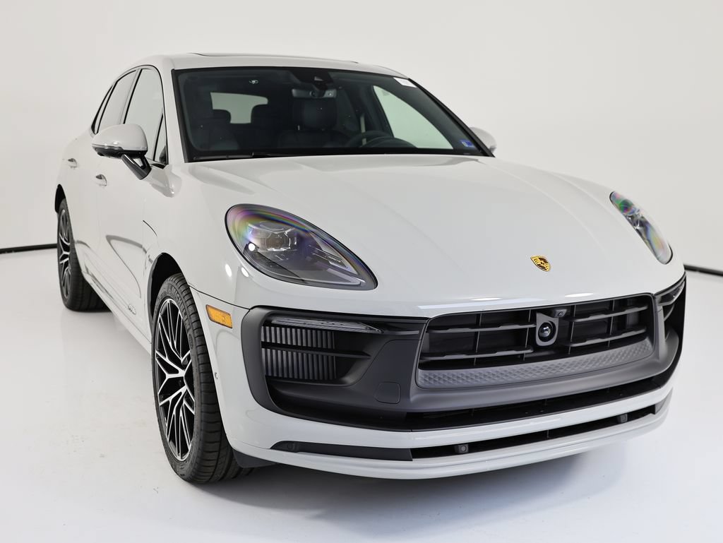 New 2026 Porsche Macan GTS AWD/4WD image 9