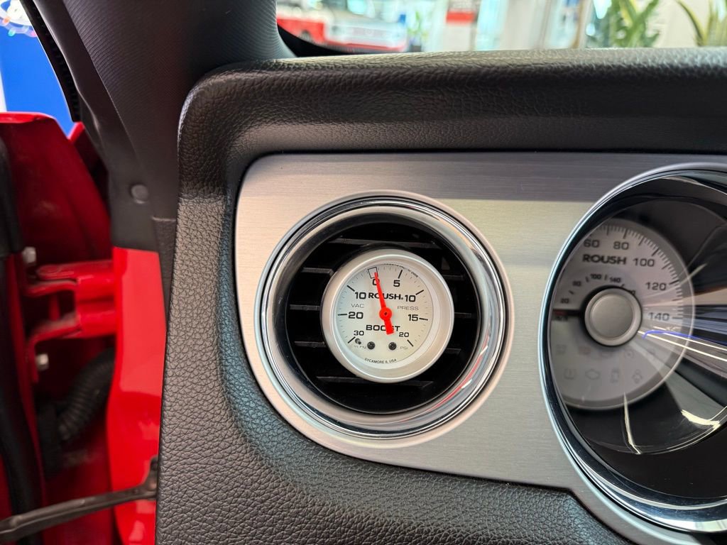 Used 2010 Ford Mustang GT Premium image 12