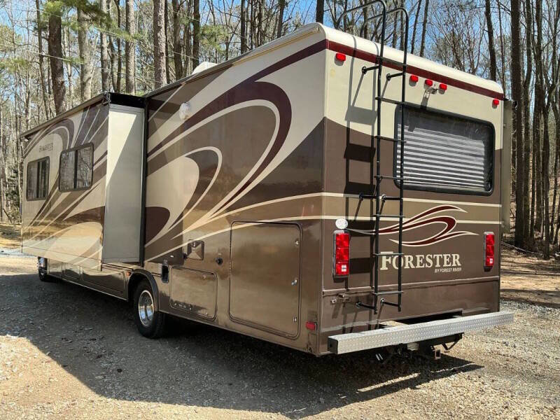 Used 2012 Ford E-450 and Econoline 450 Super Duty w/ Motorhome Prep Pkg image 7