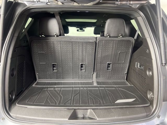 Used 2022 Chevrolet Tahoe RST w/ Luxury Package AWD/4WD image 29