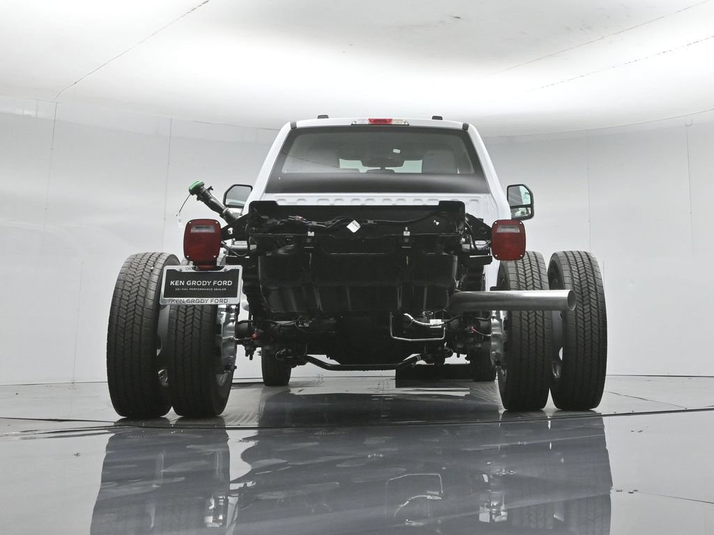 New 2026 Ford F450 XL w/ XL Chrome Package RWD image 38