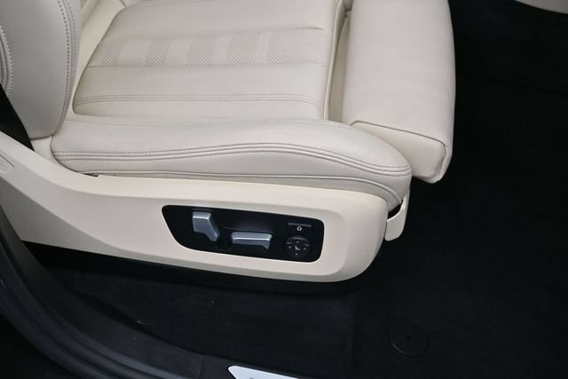 Used 2022 BMW X5 xDrive40i w/ Executive Package AWD/4WD image 34
