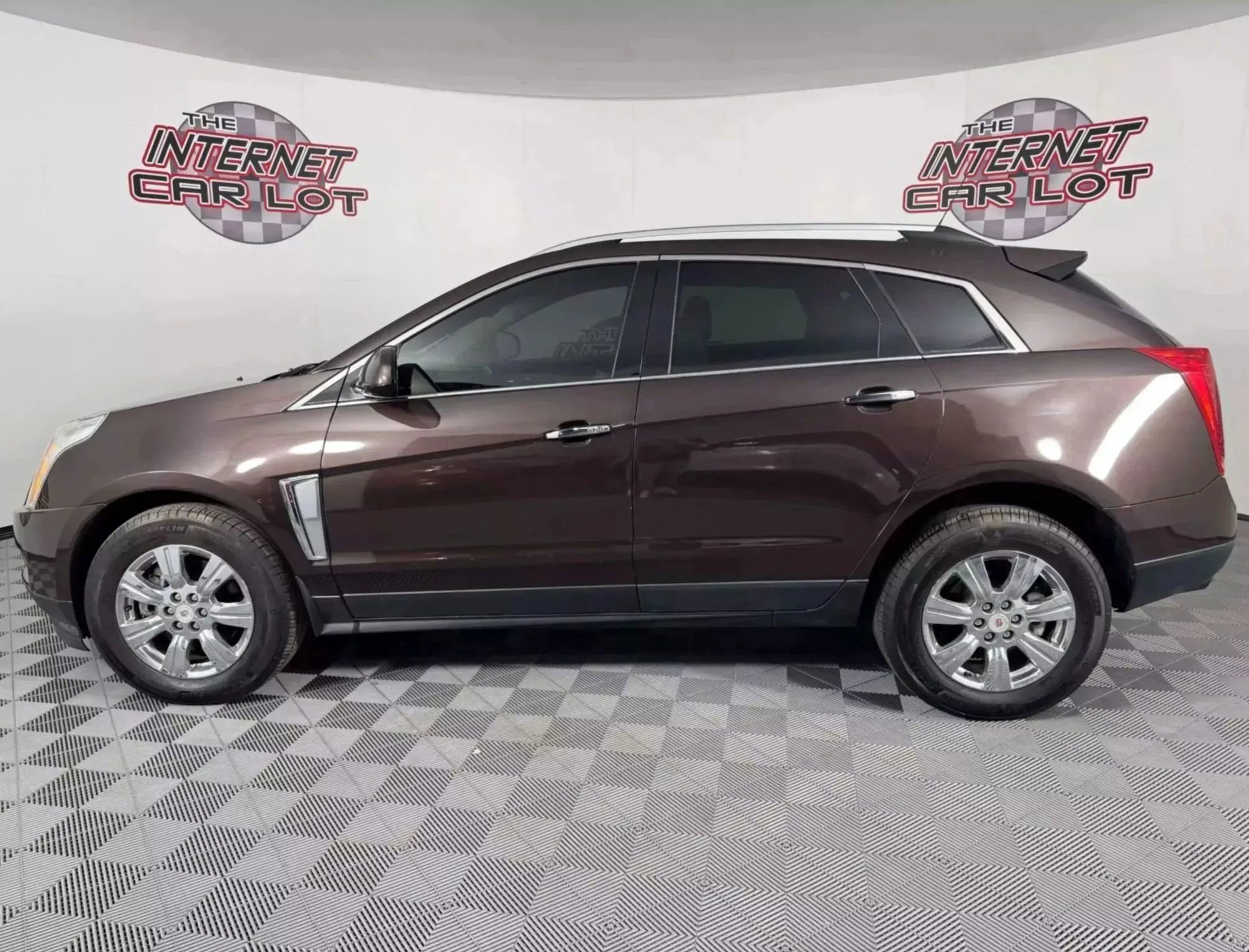 Used 2016 Cadillac SRX Luxury w/ Driver Awareness Package image 4