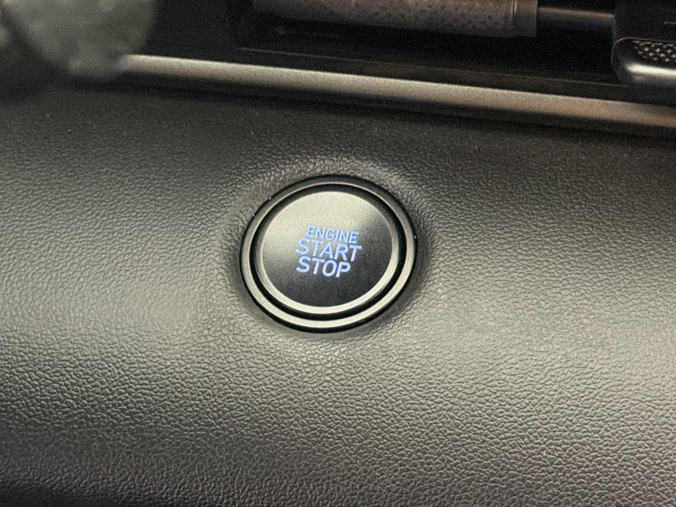 Used 2025 Hyundai Elantra Sport FWD image 17