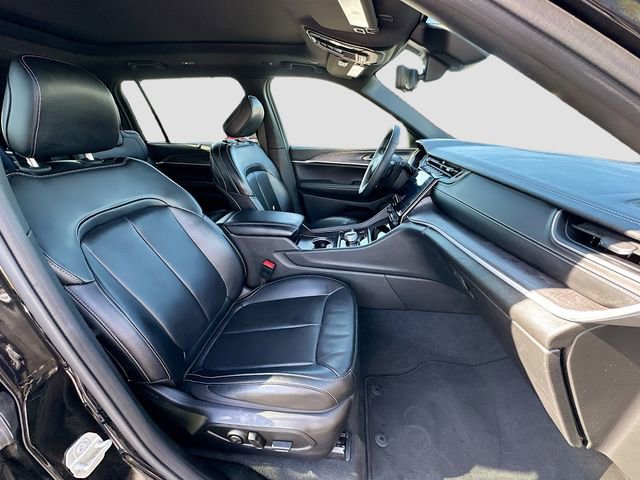 Used 2024 Jeep Grand Cherokee L Limited w/ Luxury Tech Group II image 30