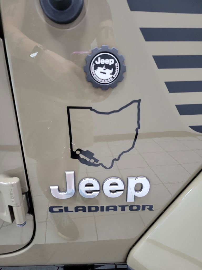 Used 2020 Jeep Gladiator Overland w/ Popular Equipment Package AWD/4WD image 23