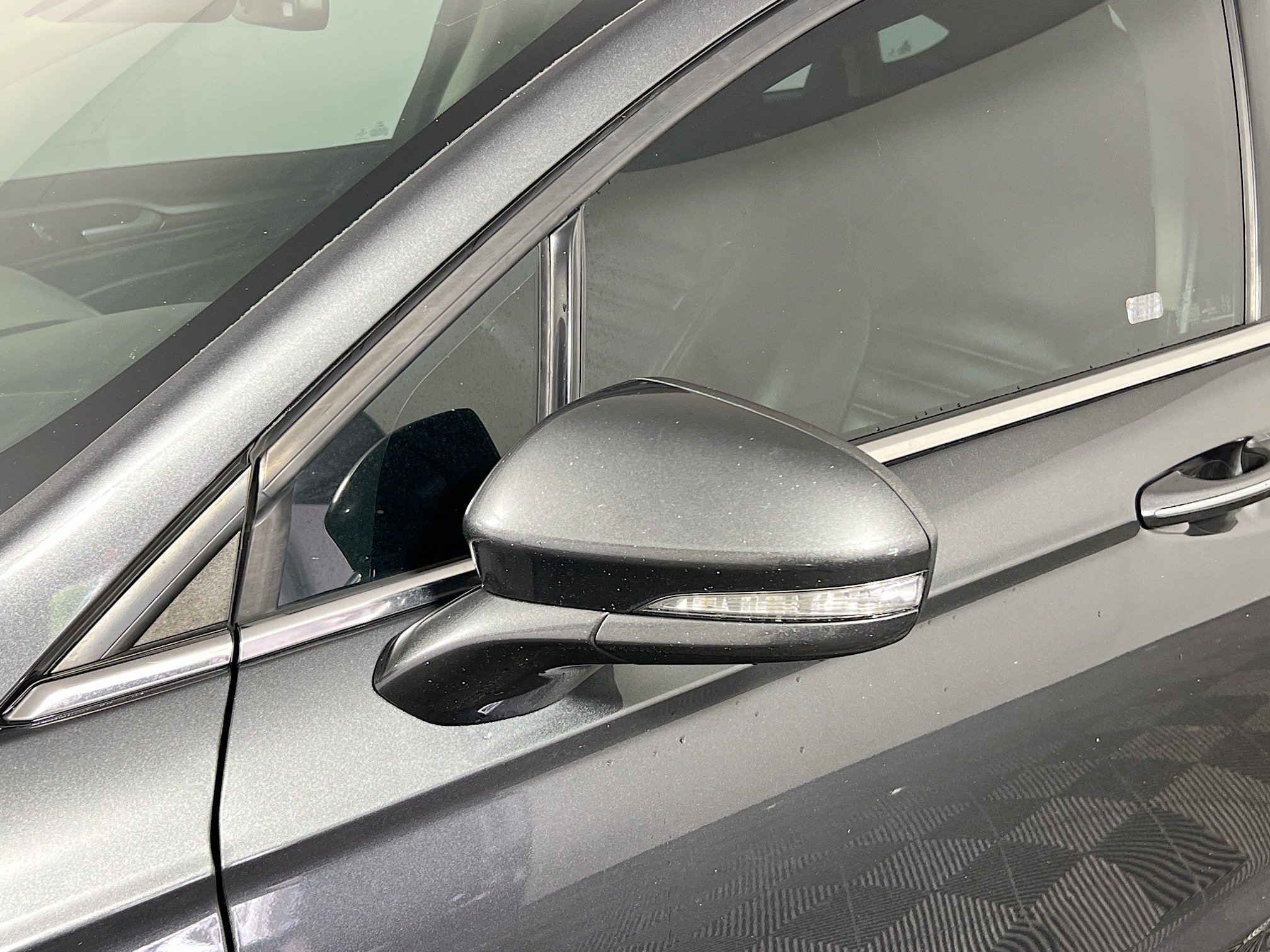 Used 2020 Ford Fusion SEL FWD image 12
