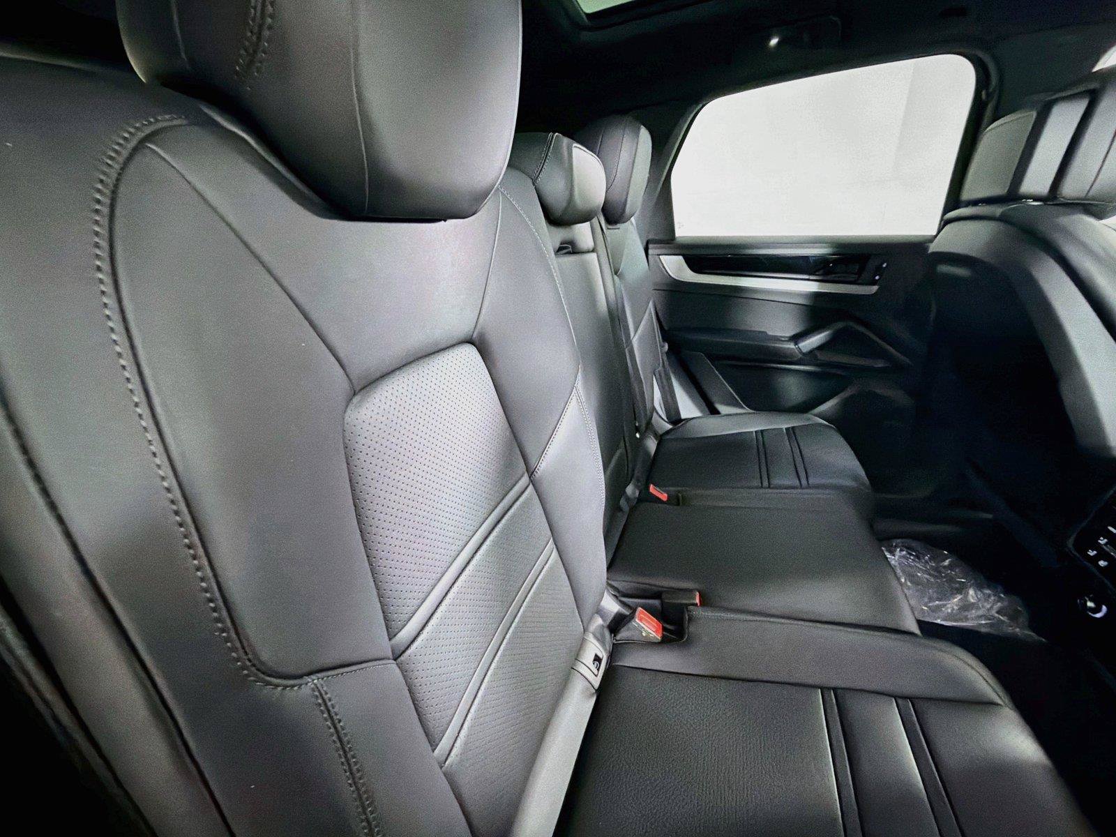 Certified 2026 Porsche Cayenne AWD/4WD image 27