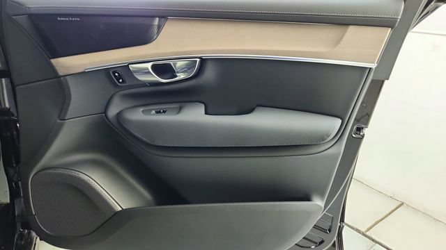 New 2026 Volvo XC90 T8 Plus w/ Protection Package AWD/4WD image 40