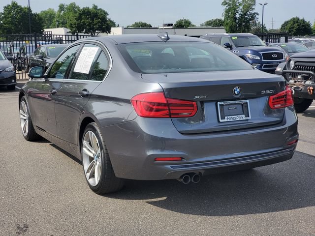 Used 2018 BMW 330i xDrive Sedan w/ Convenience Package AWD/4WD image 3